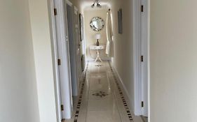 Hillside House- Pine View